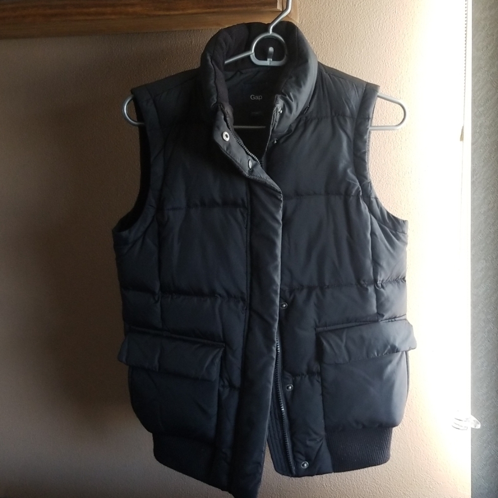 Gap vest w hood